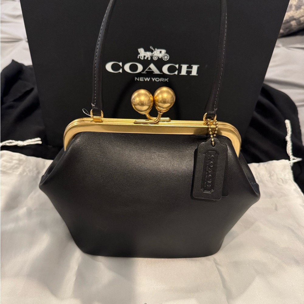 Coach Kisslock Frame Bag 16 in black leather